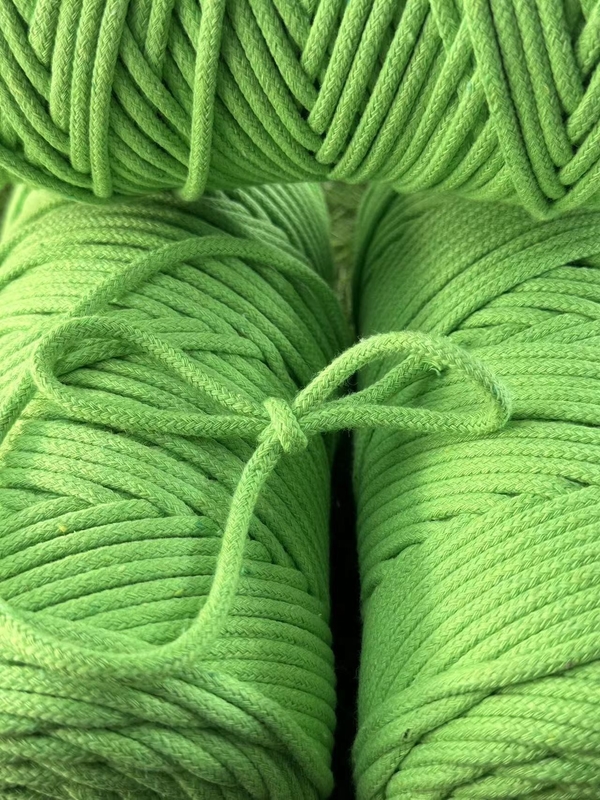 Cuerdas huecas de algodón de color personalizado y 30 años de experiencia en decoración de prendas de vestir